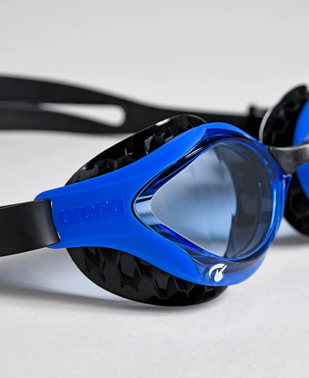 arena Air-Bold Swipe Swim Goggle - Image 4