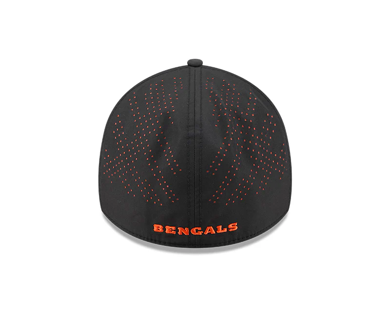 New Era Men's NFL Cincinnati Bengals '25 3930 Night Flex Hat - Image 4