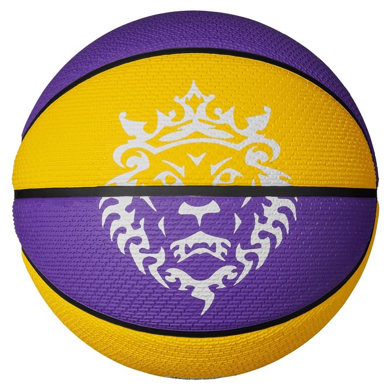 Nike Playground 2.0 8P Lebron James Basketball - Image 3