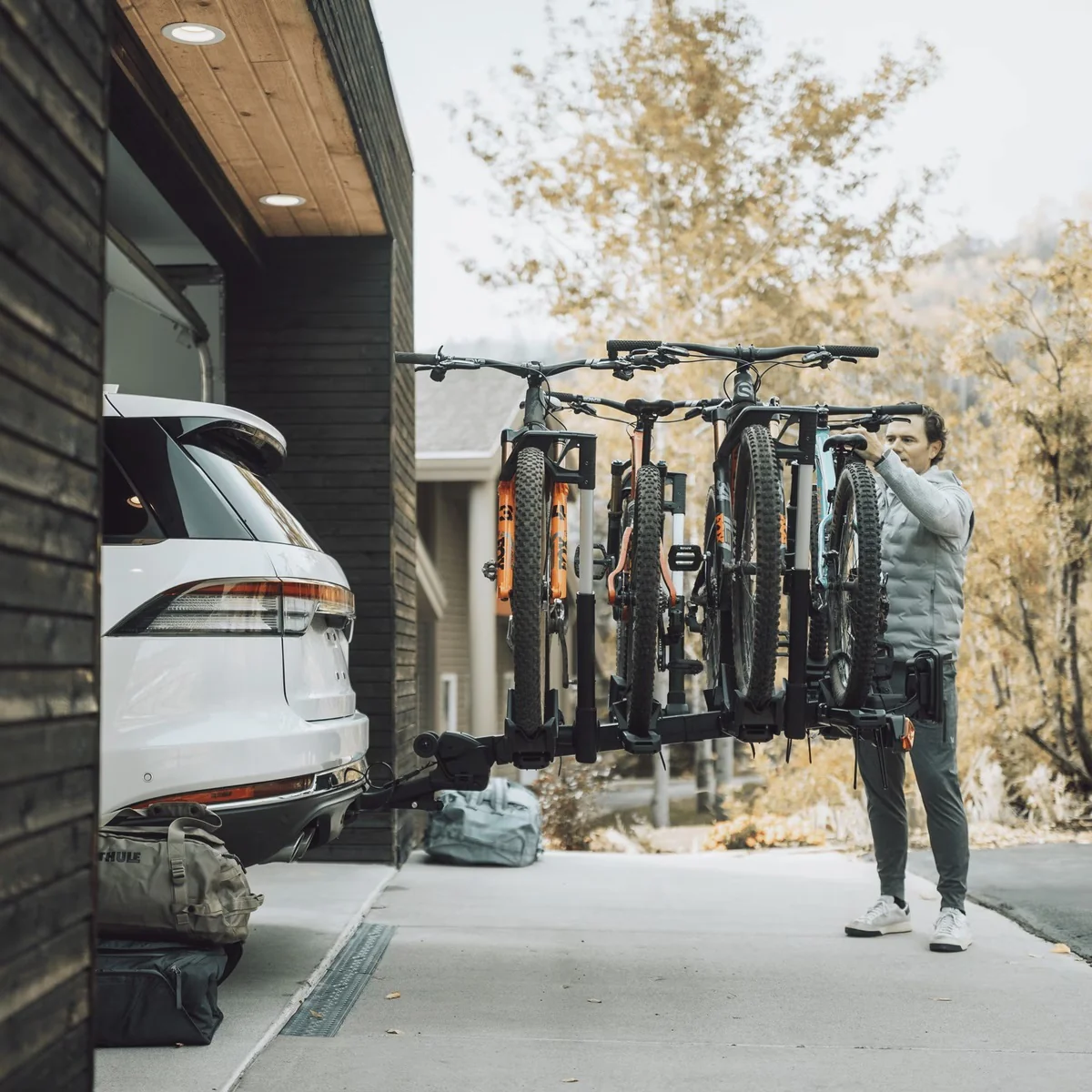 Thule Verse 2-Bike 2" Hitch Mounted Platform Bike Rack - Image 9