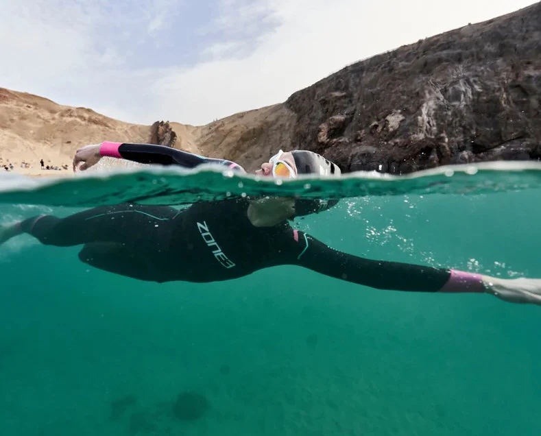 ZONE3 Women's Agile Wetsuit - Image 3